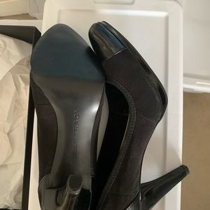 Ellen Tracy black elegant dual material heel